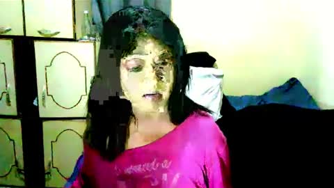 Snapshot of indianpleasures21 chatting on July 1, 6:26 am indianpleasures21 online show from July 1, 6:26 am