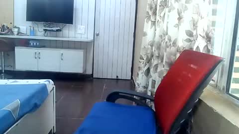 Snapshot of indianrads9 chatting on December 12, 6:25 am Radha online show from December 12, 6:25 am