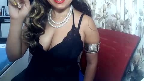 Snapshot of indianrads9 chatting on January 25, 6:12 am Radha online show from January 25, 6:12 am