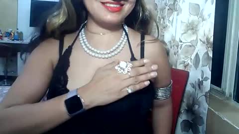 Snapshot of indianrads9 chatting on February 22, 10:09 pm Radha online show from February 22, 10:09 pm