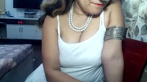 Snapshot of indianrads9 chatting on February 24, 6:15 pm Radha online show from February 24, 6:15 pm