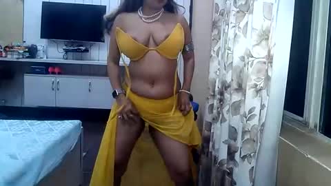 Snapshot of indianrads9 chatting on March 6, 5:54 pm Radha online show from March 6, 5:54 pm