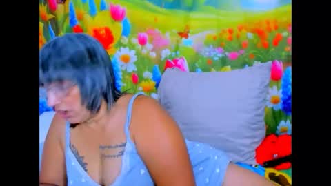 indianroxy27 online show from June 9, 6:19 pm