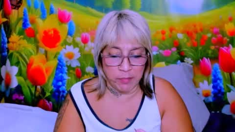 indianroxy27 online show from July 9, 6:50 am