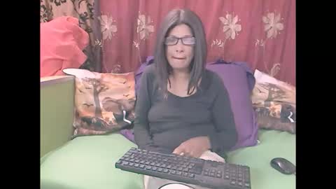 Snapshot of indiansaiyaara chatting on September 24, 12:52 pm indiansaiyaara online show from September 24, 12:52 pm