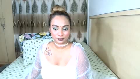 Snapshot of indiansecretlove20 chatting on January 20, 6:32 pm goddess online show from January 20, 6:32 pm