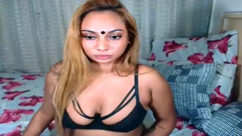 Snapshot of indiansecretlove20 chatting on September 14, 2:00 am goddess online show from September 14, 2:00 am