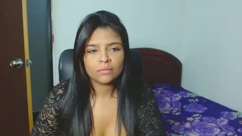 Aleja vallejo online show from February 4, 1:23 am