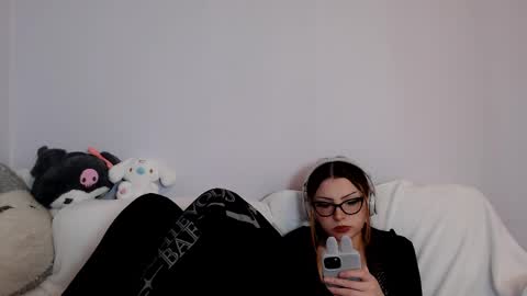 Indigo Elle online show from March 10, 10:24 pm