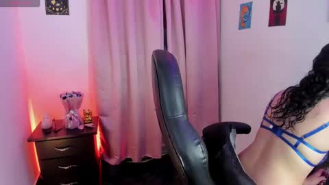 Snapshot of indra_cam chatting on November 20, 3:39 am Diana online show from November 20, 3:39 am