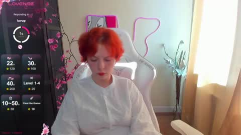 Snapshot of infernokitten chatting on June 6, 1:21 am Ilona online show from June 6, 1:21 am