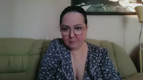 Snapshot of infinity_loveliness chatting on March 23, 9:24 am Infinity online show from March 23, 9:24 am