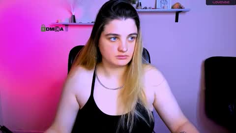 Snapshot of inga_gree chatting on February 8, 9:18 pm inga_gree online show from February 8, 9:18 pm