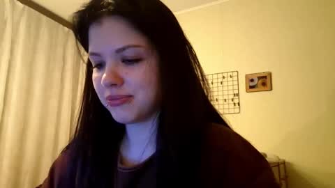 Mia online show from March 5, 3:19 pm