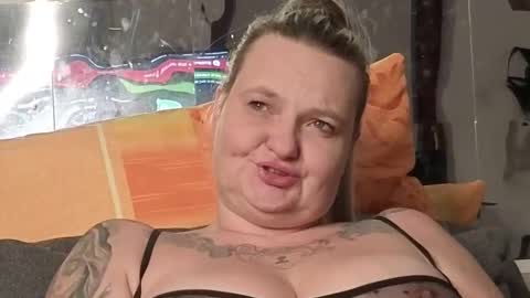 inkedblondi online show from October 7, 2:09 am