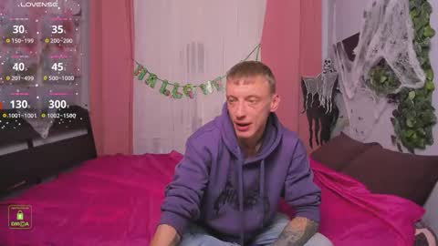 Snapshot of inkedjamesx chatting on October 14, 10:38 am James online show from October 14, 10:38 am