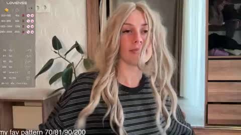 Snapshot of inner_bloom chatting on October 31, 1:23 pm inner_bloom online show from October 31, 1:23 pm