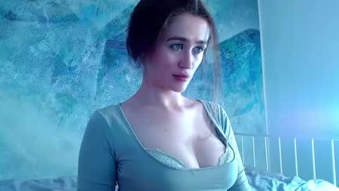 Lina online show from March 29, 2:39 pm