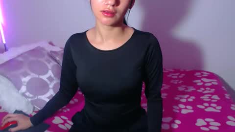 Snapshot of innocent_fox chatting on September 13, 12:10 am Abril online show from September 13, 12:10 am