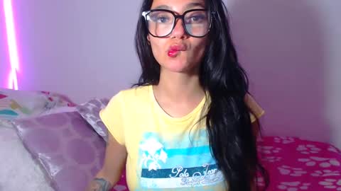 Snapshot of innocent_fox chatting on October 5, 5:39 am Abril online show from October 5, 5:39 am