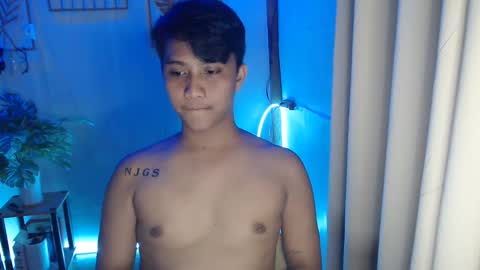 Snapshot of innocent_neil143 chatting on December 15, 10:50 am Neil online show from December 15, 10:50 am