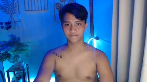 Snapshot of innocent_neil143 chatting on December 18, 9:18 pm Neil online show from December 18, 9:18 pm