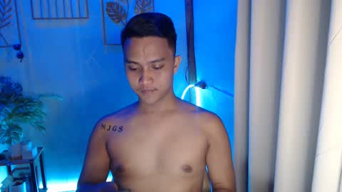 Snapshot of innocent_neil143 chatting on December 21, 9:15 pm Neil online show from December 21, 9:15 pm
