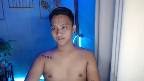 Snapshot of innocent_neil143 chatting on January 2, 6:07 am Neil online show from January 2, 6:07 am