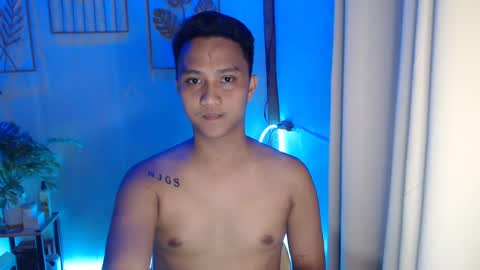 Snapshot of innocent_neil143 chatting on January 4, 8:17 am Neil online show from January 4, 8:17 am