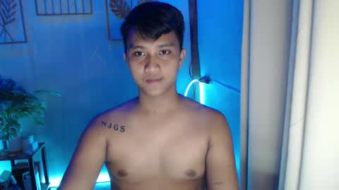 Snapshot of innocent_neil143 chatting on January 15, 7:48 am Neil online show from January 15, 7:48 am
