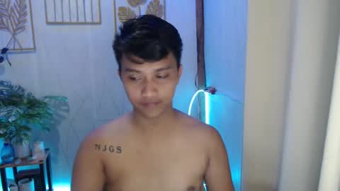 Snapshot of innocent_neil143 chatting on January 19, 10:17 am Neil online show from January 19, 10:17 am
