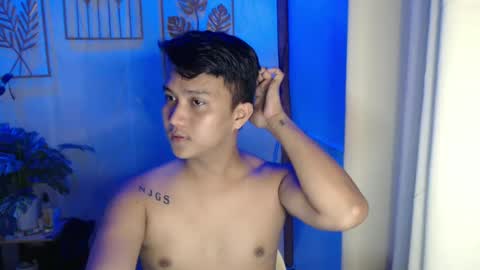 Snapshot of innocent_neil143 chatting on January 26, 3:38 am Neil online show from January 26, 3:38 am