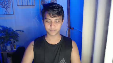 Snapshot of innocent_neil143 chatting on February 2, 11:19 am Neil online show from February 2, 11:19 am