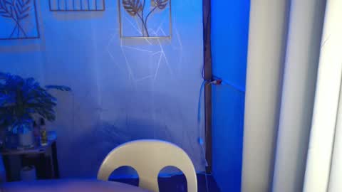 Snapshot of innocent_neil143 chatting on February 4, 8:46 am Neil online show from February 4, 8:46 am