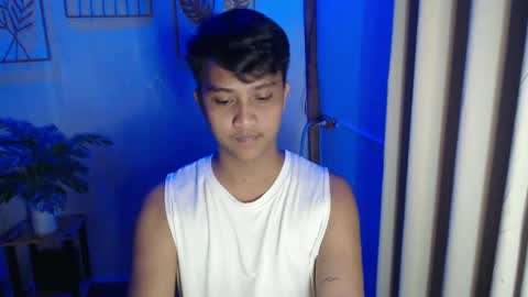 Snapshot of innocent_neil143 chatting on February 25, 11:41 am Neil online show from February 25, 11:41 am