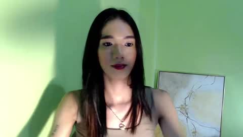 Snapshot of innocent_reign69 chatting on March 7, 12:23 pm Reign online show from March 7, 12:23 pm