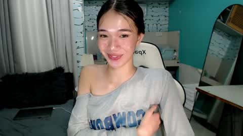 Snapshot of innocent_reign69 chatting on June 7, 1:48 pm Reign online show from June 7, 1:48 pm