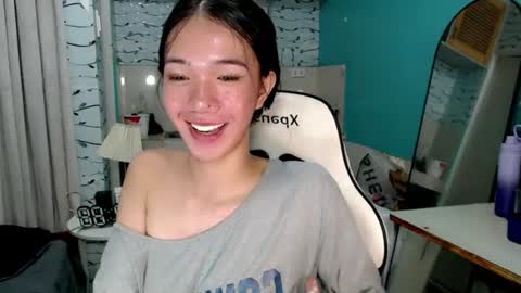 Snapshot of innocent_reign69 chatting on July 6, 1:13 am Reign online show from July 6, 1:13 am
