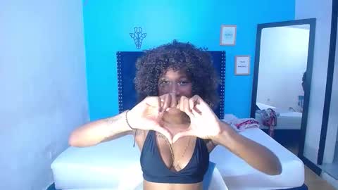 Snapshot of innocent_sexybaby chatting on October 11, 9:13 pm innocent_sexybaby online show from October 11, 9:13 pm