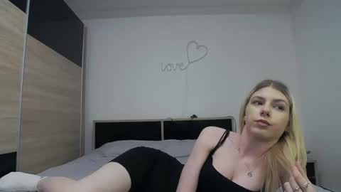 Snapshot of innocentangel2 chatting on June 18, 6:56 pm innocentangel2 online show from June 18, 6:56 pm