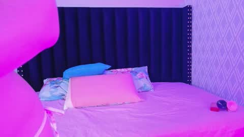 innocenthazel online show from March 18, 2:58 am