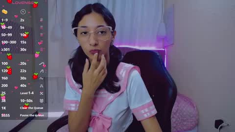 Snapshot of inocent_luna chatting on December 13, 5:00 pm Luna moon online show from December 13, 5:00 pm