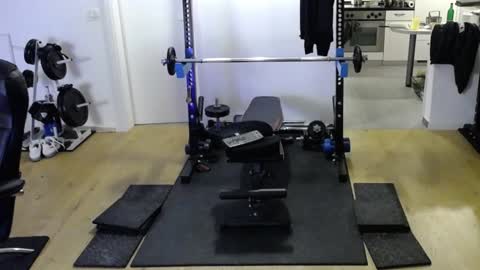 Snapshot of insanemaxxx chatting on December 6, 5:44 pm insanemaxxx online show from December 6, 5:44 pm