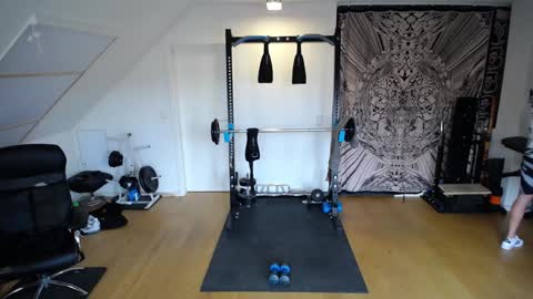 Snapshot of insanemaxxx chatting on December 12, 10:24 am insanemaxxx online show from December 12, 10:24 am