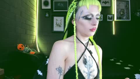 Snapshot of insania_999 chatting on December 2, 8:33 pm SANIA online show from December 2, 8:33 pm