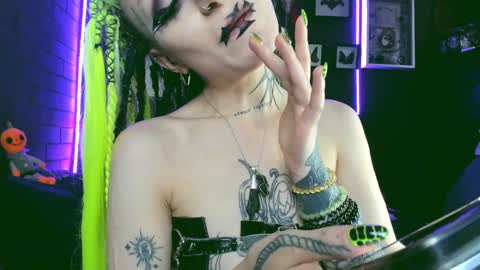 Snapshot of insania_999 chatting on December 5, 8:11 pm SANIA online show from December 5, 8:11 pm