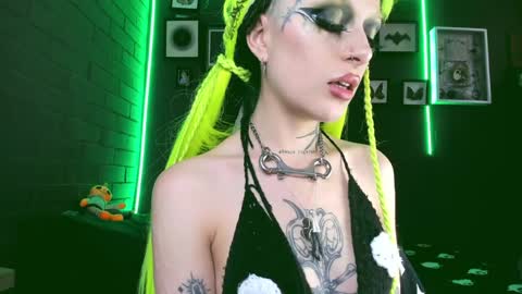 Snapshot of insania_999 chatting on December 6, 8:40 pm SANIA online show from December 6, 8:40 pm