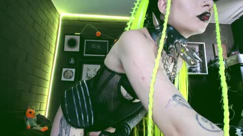 Snapshot of insania_999 chatting on December 18, 5:21 pm SANIA online show from December 18, 5:21 pm