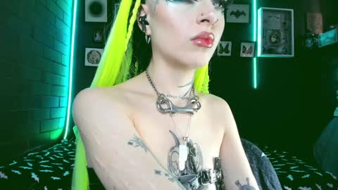 Snapshot of insania_999 chatting on December 20, 6:24 pm SANIA online show from December 20, 6:24 pm
