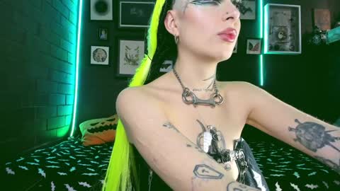 Snapshot of insania_999 chatting on December 20, 9:28 pm SANIA online show from December 20, 9:28 pm